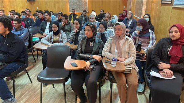 ندوة لطلاب من أجل