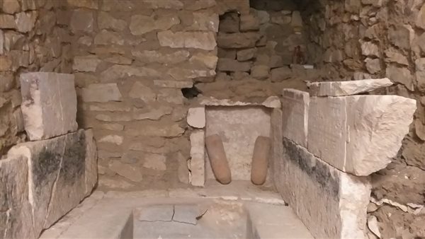 مقابر المكتشفة حديثًا