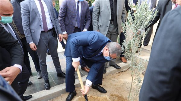 وزير القوى العاملة