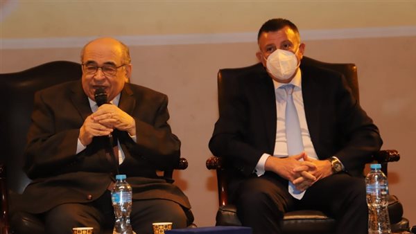 الفقى ورئيس جامعة