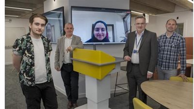 طالبة مصرية بإنجلترا تساهم في حل مشكلة رقمية تعفي جامعتها من ربع مليون جنيه إسترليني