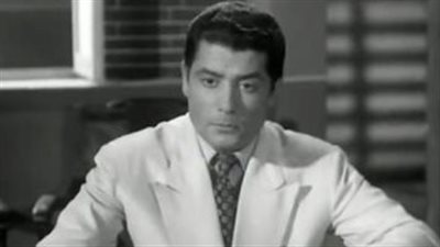 شكري سرحان الملقب بفتى الشاشة.. تعرف على روايات أسهمت في نجوميته أبرزها البوسطجي