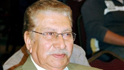 كان متحاملًا على نفسه.. محمد النقلي يكشف كواليس آخر عمل فني جمعه بـ عثمان محمد علي