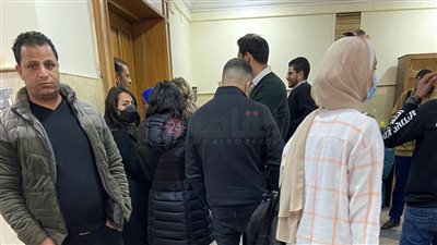 وصول أبناء محمد الأمين إلى مقر محكمة الجنايات لمؤازرة والدهم