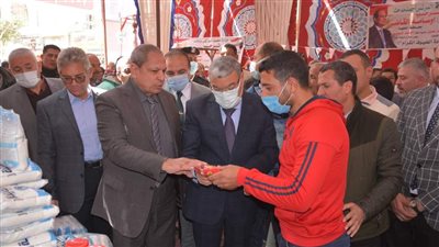 محافظ المنيا يفتتح معرض أهلا رمضان بمركزي ملوي وأبو قرقاص بتخفيضات 30 %