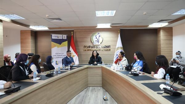 مايا مرسي تلتقي رائدات