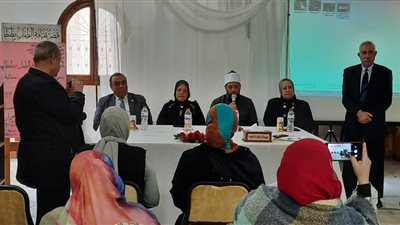 ورش فنية متنوعة احتفالًا بعيد الأم في المركز الثقافي بطنطا