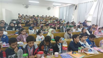 جامعة الطفل بسوهاج تواصل فعالياتها بمحاضرات عملية عن البيئة