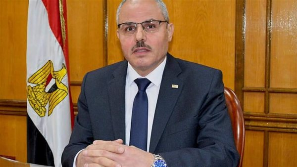 رئيس جامعة قناة السويس