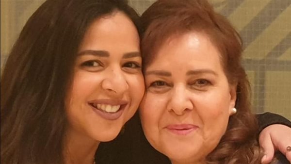 إيمي سمير غانم ودلال