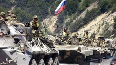 بعد تردد أنباء بوجود النازية.. الجيش الروسي يفحص أجساد الأوكرانيين النازحين لروسيا | فيديو