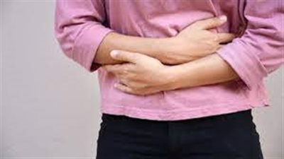 آلم وانتفاخ البطن يشير إلى الإصابة بقصور في القلب.. تعرف على التفاصيل
