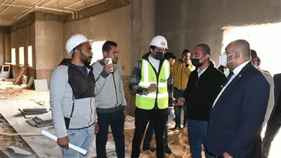 محافظ الفيوم يتفقد مشروعات مبادرة حياة كريمة بقرى مركز إطسا