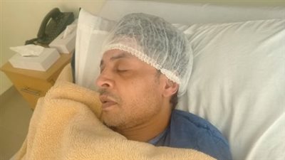 نقل طارق الشيخ إلى المستشفى بعد تعرضه لأزمة صحية مفاجئة