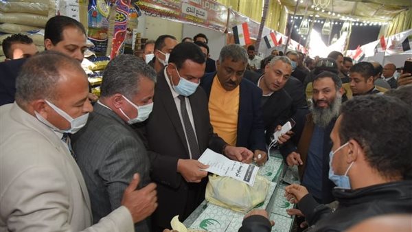 محافظ البحيرة يفتتح