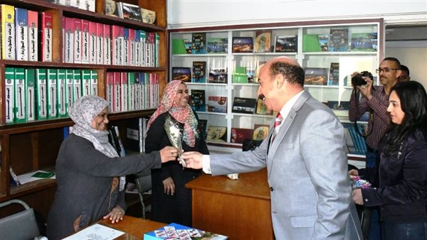 محافظ أسوان