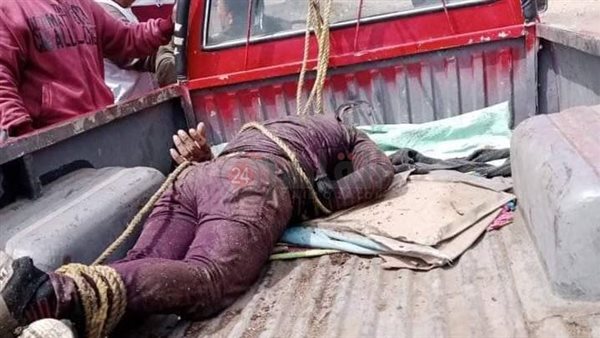 أهالي قرية يلقون