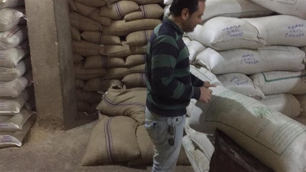 ضبط سلع غذائية مجهولة