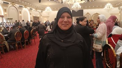بعد نشر القاهرة 24 قصتها.. تكريم الست منى أسطى الكاوتش أمًّا مثالية في المنوفية