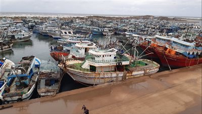 توقف حركة الملاحة البحرية والصيد في كفر الشيخ لسوء الأحوال الجوية