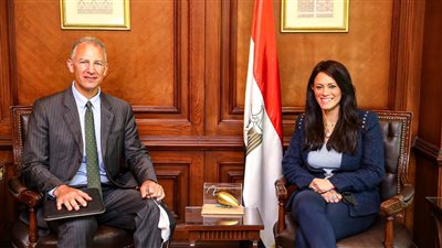 وزيرة التعاون الدولي تلتقي السفير الأمريكي مع قرب انتهاء مهام عمله في مصر