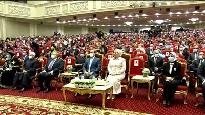 الرئيس السيسي وقرينته يشهدان الاحتفال بتكريم المرأة المصرية والأم المثالية | بث مباشر 