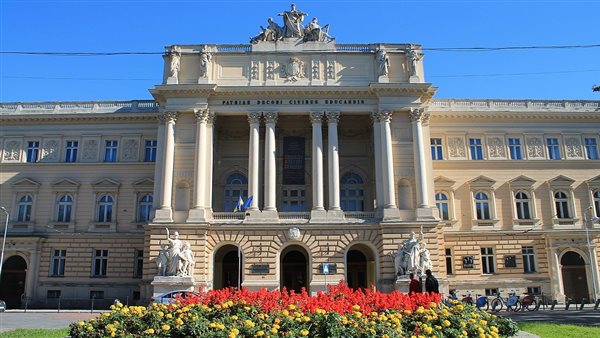 إحدى الجامعات بـ