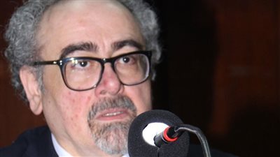 كتاب يرفضون بيان الاتحاد حول حكم حبس علاء عبد الهادي