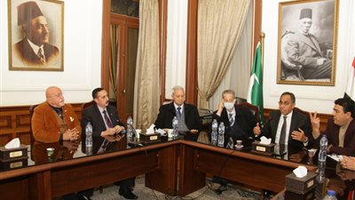 رئيس اقتصادية الشيوخ: تعويم الجنيه وانخفاض سعره أمام الدولار أمر طبيعي بسبب تداعيات الحرب الروسية الأوكرانية