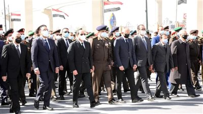 السيسي يتقدم الجنازة العسكرية لـ الفريق عبد رب النبي حافظ والفريق فخري عبد المنعم خليل | فيديو
