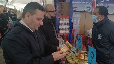 وكيل تموين الإسكندرية يتابع فعاليات المعرض الرئيسي لأهلا رمضان