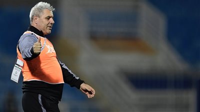 رسميًا.. الشباب السعودي يتعاقد مع المدرب الروماني سوموديكا حتى نهاية الموسم 