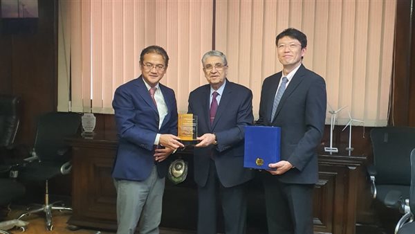 وزير الكهرباء