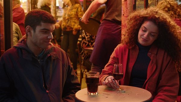 أبطال فيلم مجنون