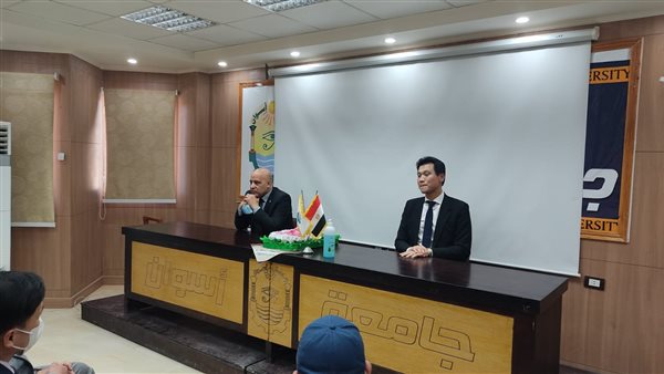 رئيس جامعة أسوان