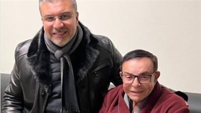 عمرو الليثي يطمئن الجمهور على الحالة الصحية لـ سمير صبري من المستشفى