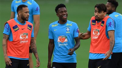 فينسيوس: أنا في بداية مسيرتي مع المنتخب البرازيلي وأسعى للتعلم من نيمار