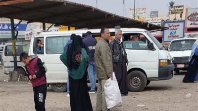 الحكومة تشدد: لا زيادة بأجرة المواصلات بعد رفع أسعار البنزين.. وحملات لضبط المخالفين