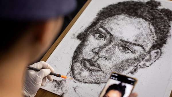 الرسم بالشعر 