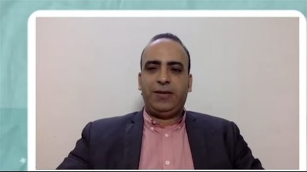 الدكتور عمرو عبد