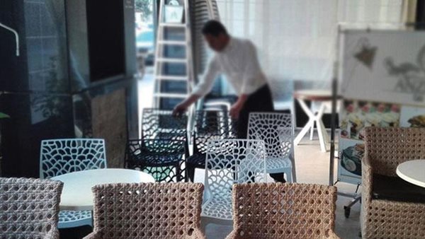 حقيقة إغلاق المقاهي