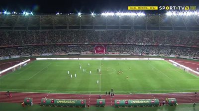 توقف مباراة الكاميرون والجزائر بسبب انقطاع ضوء ملعب جابوما | صور