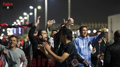 يمين شمال هنروح المونديال.. فرحة جماهير منتخب مصر عقب الفوز على السنغال | بث مباشر
