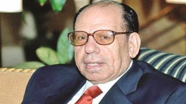 الدكتور صلاح فضل