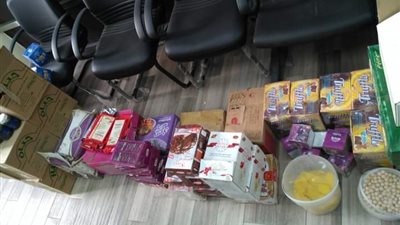 ضبط 2 طن مستلزمات عمل 