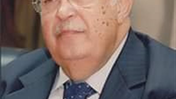  رجائي عطية نقيب