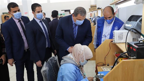 وزير القوى العاملة