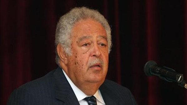 الراحل رجائي عطية