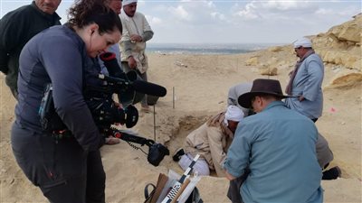 ضمن سلسلة كنوز مصر المفقودة.. ناشيونال جيوجرافيك تصور فيلمًا وثائقيًا عن هرم سيلا بالفيوم | صور