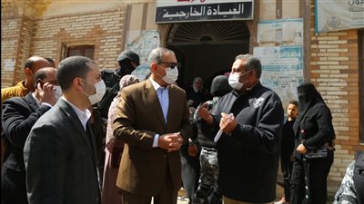 محافظ كفر الشيخ يوجه بتوفير استراحات للمرضى ومواقع مخصصة لذوي الهمم بمستشفى الرمد